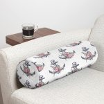 - RealHomes Özel Tasarımlı Dijital Baskılı İç Dolgulu Fermuarlı Silindir Yastık - Realhomes Beyaz Zemin Çapa Motifli Dijital Baskılı Modern İç Dolgulu Fermuarlı Çok Amaçlı Silindir Yastık Kırlent Realhomes