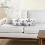 - RealHomes Özel Tasarımlı Dijital Baskılı İç Dolgulu Fermuarlı Silindir Yastık - Realhomes Beyaz Zemin Çapa Motifli Dijital Baskılı Modern İç Dolgulu Fermuarlı Çok Amaçlı Silindir Yastık Kırlent Realhomes