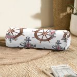 - RealHomes Özel Tasarımlı Dijital Baskılı İç Dolgulu Fermuarlı Silindir Yastık - Realhomes  Beyaz Zemin Çapa & Dümen Tasarımlı Dijital Baskılı Dekoratif İç Dolgulu - Fermuarlı Süet Silindir Daire Yastık Kırlent Realhomes