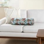 - RealHomes Özel Tasarımlı Dijital Baskılı İç Dolgulu Fermuarlı Silindir Yastık - Realhomes Mavi Zemin Kozalak Tasarımlı Dijital Baskılı Modern İç Dolgulu - Fermuarlı Süet Berjer Silindir Yastık Kırlent Realhomes