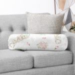- RealHomes Özel Tasarımlı Dijital Baskılı İç Dolgulu Fermuarlı Silindir Yastık - Realhomes  Çiçek Demetleri Özel Tasarım Dijital Baskılı Dekoratif İç Dolgulu Süet Silindir Yastık Kırlent - Bel Yastığı Realhomes