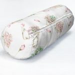 - RealHomes Özel Tasarımlı Dijital Baskılı İç Dolgulu Fermuarlı Silindir Yastık - Realhomes  Çiçek Demetleri Özel Tasarım Dijital Baskılı Dekoratif İç Dolgulu Süet Silindir Yastık Kırlent - Bel Yastığı Realhomes