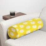 - RealHomes Özel Tasarımlı Dijital Baskılı İç Dolgulu Fermuarlı Silindir Yastık - Realhomes Sarı Zemin Papatya Desenli Dijital Baskılı Dekoratif İç Dolgulu - Fermuarlı Süet Berjer Silindir Yastık Kırlent Realhomes