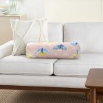 - RealHomes Özel Tasarımlı Dijital Baskılı İç Dolgulu Fermuarlı Silindir Yastık - Realhomes  Pembe Zemin Renkli Kelebekler Özel Tasarım Dijital Baskılı Modern İç Dolgulu Yumuşak Silindir Form Yastık Kırlent Realhomes