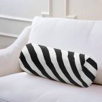 - RealHomes Özel Tasarımlı Dijital Baskılı İç Dolgulu Fermuarlı Silindir Yastık - Realhomes Siyah Beyaz Şeritli Dijital Baskılı İç Dolgulu Yumuşak Silindir Form Yastık Kırlent Realhomes