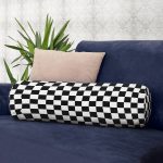 - RealHomes Özel Tasarımlı Dijital Baskılı İç Dolgulu Fermuarlı Silindir Yastık - Realhomes Siyah Beyaz Ekose Desenli Dekoratif İç Dolgulu - Fermuarlı Süet Berjer Silindir Yastık Kırlent Realhomes