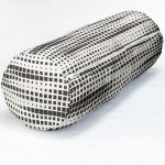 - RealHomes Özel Tasarımlı Dijital Baskılı İç Dolgulu Fermuarlı Silindir Yastık - Realhomes Modern Kareler Dijital Baskılı Dekoratif İç Dolgulu Süet Silindir Yastık Kırlent - Bel Yastığı Realhomes