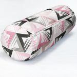 - RealHomes Özel Tasarımlı Dijital Baskılı İç Dolgulu Fermuarlı Silindir Yastık - Realhomes  Renkli Üçgen Motifler Dijital Baskılı İç Dolgulu - Fermuarlı Süet Berjer Silindir Yastık Kırlent Realhomes