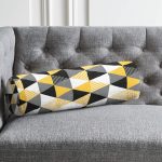 Üçgen Mozaik Desenli Dijital Baskılı İç Dolgulu - Fermuarlı Süet Silindir Daire Yastık Kırlent Realhomes