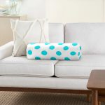 - RealHomes Özel Tasarımlı Dijital Baskılı İç Dolgulu Fermuarlı Silindir Yastık - Realhomes Turkuaz Puantiyeli Dijital Baskılı Dekoratif İç Dolgulu Süet Silindir Yastık Kırlent - Bel Yastığı Realhomes