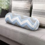 Mavi Gri Zikzak Desenli Dijital Baskılı Dekoratif İç Dolgulu - Fermuarlı Süet Silindir Rulo Yastık Kırlent Realhomes