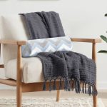 Mavi Gri Zikzak Desenli Dijital Baskılı Dekoratif İç Dolgulu - Fermuarlı Süet Silindir Rulo Yastık Kırlent Realhomes