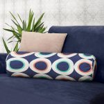 - RealHomes Özel Tasarımlı Dijital Baskılı İç Dolgulu Fermuarlı Silindir Yastık - Realhomes Yuvarlak Desenli Modern Dijital Baskılı Dekoratif İç Dolgulu - Fermuarlı Süet Silindir Yuvarlak Yastık Kırlent Realhomes