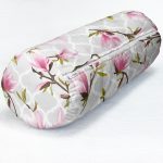 - RealHomes Özel Tasarımlı Dijital Baskılı İç Dolgulu Fermuarlı Silindir Yastık - Realhomes Geometrik Zeminli Çiçek Temalı Modern İç Dolgulu - Fermuarlı Süet Berjer Silindir Yastık Kırlent Realhomes