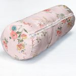 - RealHomes Özel Tasarımlı Dijital Baskılı İç Dolgulu Fermuarlı Silindir Yastık - Realhomes  Pembe Zeminli Çiçek Desenli Modern İç Dolgulu Yumuşak Silindir Form Yastık Kırlent Realhomes