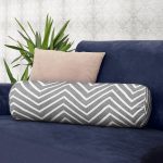 - RealHomes Özel Tasarımlı Dijital Baskılı İç Dolgulu Fermuarlı Silindir Yastık - Realhomes Gri Zikzak Temalı Dijital Baskılı Modern Dekoratif İç Dolgulu - Fermuarlı Süet Berjer Silindir Yastık Kırlent Realhomes