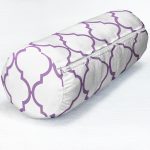 - RealHomes Özel Tasarımlı Dijital Baskılı İç Dolgulu Fermuarlı Silindir Yastık - Realhomes Mor Renkli Ogea Desenli Dijital Baskılı Modern İç Dolgulu - Fermuarlı Süet Silindir Rulo Yastık Kırlent Realhomes