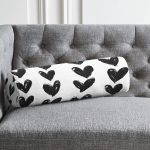 Siyah Kalp Desenli Dijital Baskılı Dekoratif İç Dolgulu - Fermuarlı Süet Silindir Rulo Yastık Kırlent Realhomes