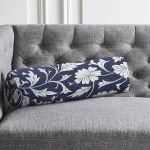 Lacivert Zeminli Çiçek Motifli Dijital Baskılı İç Dolgulu Fermuarlı Çok Amaçlı Silindir Yastık Kırlent Realhomes