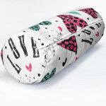 - RealHomes Özel Tasarımlı Dijital Baskılı İç Dolgulu Fermuarlı Silindir Yastık - Realhomes Realhomes Kalpli Love Desenli Modern İç Dolgulu Yumuşak Silindir Form Yastık Kırlent Realhomes