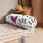- RealHomes Özel Tasarımlı Dijital Baskılı İç Dolgulu Fermuarlı Silindir Yastık - Realhomes Realhomes Kalpli Love Desenli Modern İç Dolgulu Yumuşak Silindir Form Yastık Kırlent Realhomes