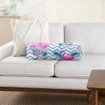 - RealHomes Özel Tasarımlı Dijital Baskılı İç Dolgulu Fermuarlı Silindir Yastık - Realhomes Zikzak Zeminli Flamingo Dijital Baskılı Dekoratif İç Dolgulu - Fermuarlı Süet Silindir Rulo Yastık Kırlent Realhomes