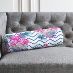 - RealHomes Özel Tasarımlı Dijital Baskılı İç Dolgulu Fermuarlı Silindir Yastık - Realhomes Zikzak Zeminli Flamingo Dijital Baskılı Dekoratif İç Dolgulu - Fermuarlı Süet Silindir Rulo Yastık Kırlent Realhomes