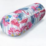 Çizgili Flamingo Zeminli Dekoratif İç Dolgulu - Fermuarlı Süet Silindir Rulo Yastık Kırlent Realhomes