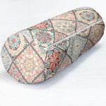- RealHomes Özel Tasarımlı Dijital Baskılı İç Dolgulu Fermuarlı Silindir Yastık - Realhomes Geometrik Şekilli Hint Desenli Dijital Baskılı İç Dolgulu Yumuşak Silindir Form Yastık Kırlent Realhomes