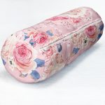 - RealHomes Özel Tasarımlı Dijital Baskılı İç Dolgulu Fermuarlı Silindir Yastık - Realhomes Pudra Temalı Kanaviçe Dijital Baskılı İç Dolgulu - Fermuarlı Süet Berjer Silindir Yastık Kırlent Realhomes