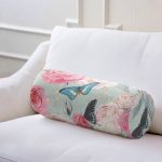 - RealHomes Özel Tasarımlı Dijital Baskılı İç Dolgulu Fermuarlı Silindir Yastık - Realhomes Lekeli Kelebekler Çizimli Dekoratif İç Dolgulu - Fermuarlı Süet Silindir Yuvarlak Yastık Kırlent Realhomes