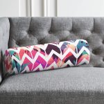 - RealHomes Özel Tasarımlı Dijital Baskılı İç Dolgulu Fermuarlı Silindir Yastık - Realhomes Realhomes Nilüfer Temalı Zikzak Desenli Dijital Baskılı Modern İç Dolgulu - Fermuarlı Süet Silindir Daire Yastık Kırlent Realhomes