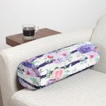 - RealHomes Özel Tasarımlı Dijital Baskılı İç Dolgulu Fermuarlı Silindir Yastık - Realhomes  Sümbül Desenli Yatay Çizgili Dekoratif İç Dolgulu - Fermuarlı Süet Silindir Rulo Yastık Kırlent Realhomes