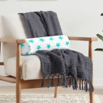 - RealHomes Özel Tasarımlı Dijital Baskılı İç Dolgulu Fermuarlı Silindir Yastık - Realhomes  Turkuaz Yıldız Motifli Modern Dijital Baskılı İç Dolgulu - Fermuarlı Süet Silindir Rulo Yastık Kırlent Realhomes