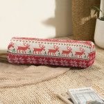 - RealHomes Özel Tasarımlı Dijital Baskılı İç Dolgulu Fermuarlı Silindir Yastık - Realhomes Yılbaşı Temalı Kanaviçe Desenli Özel Tasarımlı Dijital Baskılı Modern İç Dolgulu Yumuşak Silindir Form Yastık Kırlent Realhomes