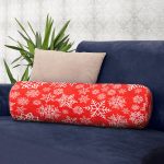 - RealHomes Özel Tasarımlı Dijital Baskılı İç Dolgulu Fermuarlı Silindir Yastık - Realhomes Kırmızı Zeminde Kar Tanesi Desenli Özel Tasarımlı Dijital Baskılı Modern İç Dolgulu Yumuşak Silindir Form Yastık Kırlent Realhomes