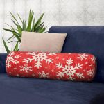 - RealHomes Özel Tasarımlı Dijital Baskılı İç Dolgulu Fermuarlı Silindir Yastık - Realhomes  Beyaz Kar Taneleri Motifli Dijital Baskılı Dekoratif İç Dolgulu Yumuşak Silindir Form Yastık Kırlent Realhomes