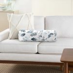 - RealHomes Özel Tasarımlı Dijital Baskılı İç Dolgulu Fermuarlı Silindir Yastık - Realhomes Realhomes Beyaz Zeminli Geyik ve Yaprak Motifleri Dijital Baskılı Modern İç Dolgulu - Fermuarlı Süet Silindir Daire Yastık Kırlent Realhomes