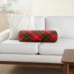 - RealHomes Özel Tasarımlı Dijital Baskılı İç Dolgulu Fermuarlı Silindir Yastık - Realhomes Kırmızı Zeminde Siyah Ekose Desenli Dekoratif İç Dolgulu Yumuşak Silindir Form Yastık Kırlent Realhomes