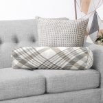 - RealHomes Özel Tasarımlı Dijital Baskılı İç Dolgulu Fermuarlı Silindir Yastık - Realhomes Realhomes Gri Krem Ekose Desenli Dijital Baskılı Modern İç Dolgulu - Fermuarlı Süet Berjer Silindir Yastık Kırlent Realhomes