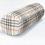 - RealHomes Özel Tasarımlı Dijital Baskılı İç Dolgulu Fermuarlı Silindir Yastık - Realhomes Krem Renkte Ekose Desenli Dekoratif İç Dolgulu Fermuarlı Çok Amaçlı Silindir Yastık Kırlent Realhomes