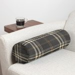 - RealHomes Özel Tasarımlı Dijital Baskılı İç Dolgulu Fermuarlı Silindir Yastık - Realhomes Siyah Zeminli Ekose Desenli Dijital Baskılı Dekoratif İç Dolgulu - Fermuarlı Süet Silindir Daire Yastık Kırlent Realhomes