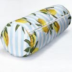 - RealHomes Özel Tasarımlı Dijital Baskılı İç Dolgulu Fermuarlı Silindir Yastık - Realhomes  Mavi Çizgili Limon Desenli Dijital Baskılı Dekoratif İç Dolgulu Fermuarlı Çok Amaçlı Silindir Yastık Kırlent Realhomes