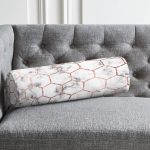 - RealHomes Özel Tasarımlı Dijital Baskılı İç Dolgulu Fermuarlı Silindir Yastık - Realhomes Mermer ve Petek Desenli Dijital Baskılı İç Dolgulu Yumuşak Silindir Form Yastık Kırlent Realhomes