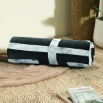 - RealHomes Özel Tasarımlı Dijital Baskılı İç Dolgulu Fermuarlı Silindir Yastık - Realhomes  Mermer Zeminli Siyah Geometrik Desenli Modern İç Dolgulu - Fermuarlı Süet Silindir Rulo Yastık Kırlent Realhomes