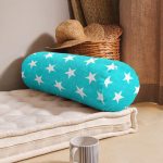 - RealHomes Özel Tasarımlı Dijital Baskılı İç Dolgulu Fermuarlı Silindir Yastık - Realhomes  Modern Yıldız Desenli Dijital Baskılı Dekoratif İç Dolgulu - Fermuarlı Süet Silindir Yuvarlak Yastık Kırlent Realhomes