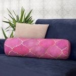 - RealHomes Özel Tasarımlı Dijital Baskılı İç Dolgulu Fermuarlı Silindir Yastık - Realhomes Pembe Altın Varaklı Ogea Desenli Dekoratif İç Dolgulu - Fermuarlı Süet Silindir Daire Yastık Kırlent Realhomes