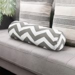 - RealHomes Özel Tasarımlı Dijital Baskılı İç Dolgulu Fermuarlı Silindir Yastık - Realhomes  Zikzak Desenli Dijital Baskılı Dekoratif İç Dolgulu - Fermuarlı Süet Berjer Silindir Yastık Kırlent Realhomes