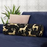 Altın Detaylı Geyikler Desenli Modern İç Dolgulu - Fermuarlı Süet Silindir Yuvarlak Yastık Kırlent Realhomes