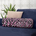 Realhomes Pembe Renkli Leopar Desenli Modern İç Dolgulu - Fermuarlı Süet Berjer Silindir Yastık Kırlent Realhomes